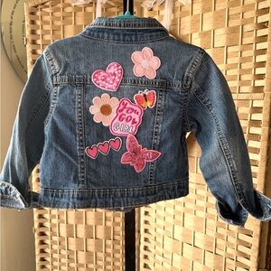 OshKosh Genuine Kids Denim Jacket w/White Flower and Patches on back Size 4t